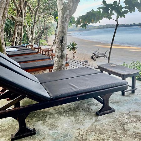 Starlight Beach Resort Koh Phayam Exterior photo