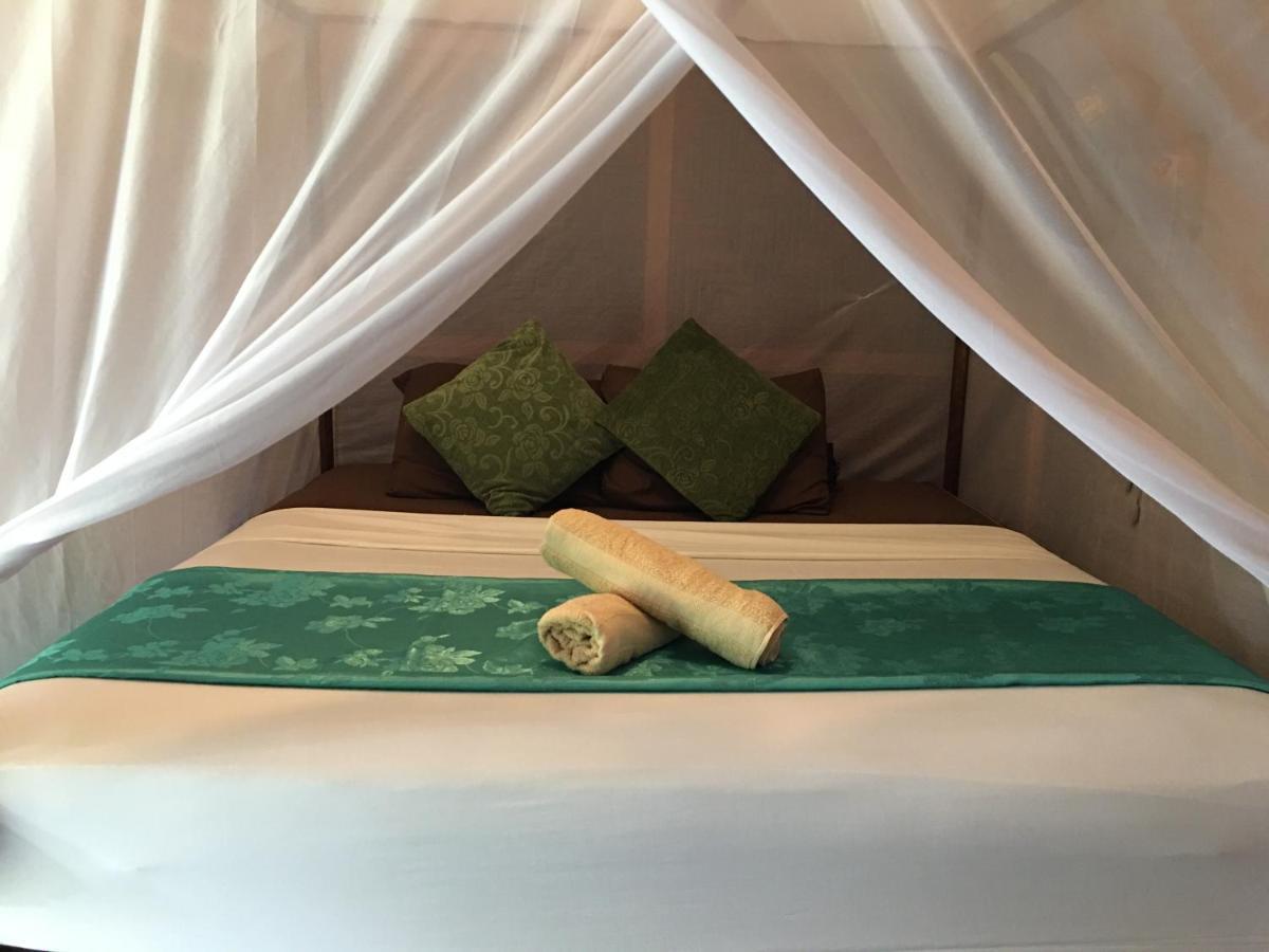 Starlight Beach Resort Koh Phayam Exterior photo