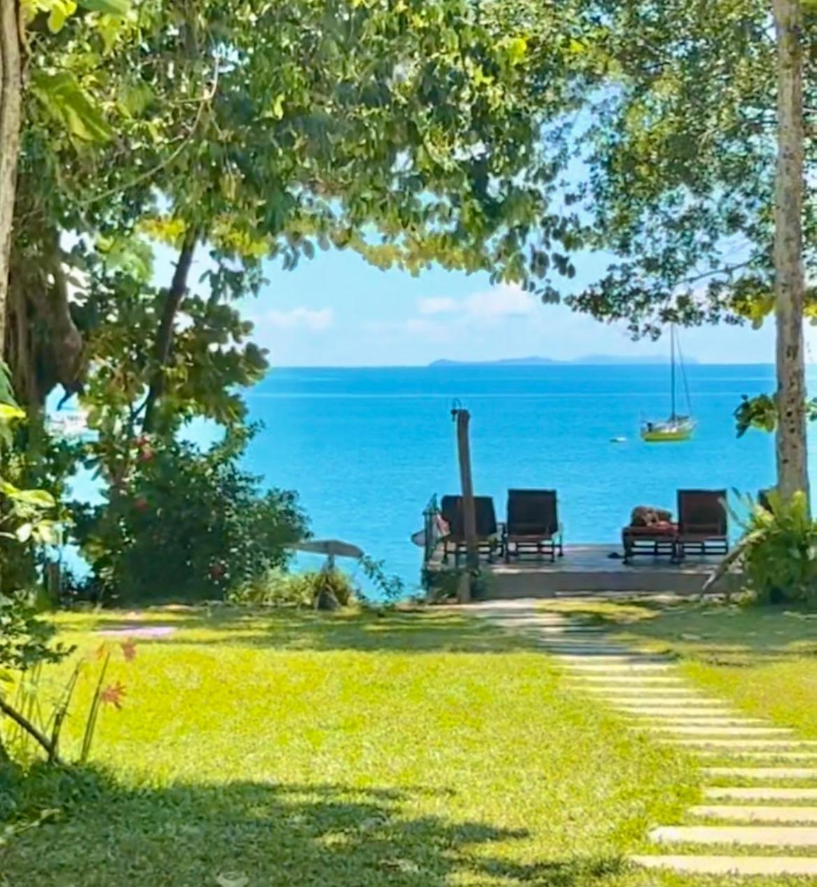 Starlight Beach Resort Koh Phayam Exterior photo
